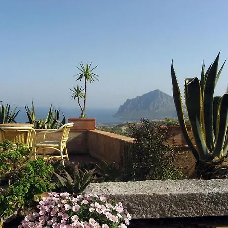 Baglio Santacroce Hotel 3*